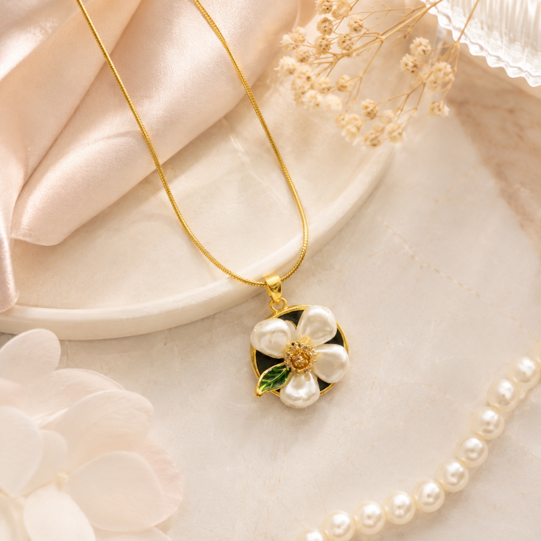 Pearl Blossom Gold Pendant Necklace