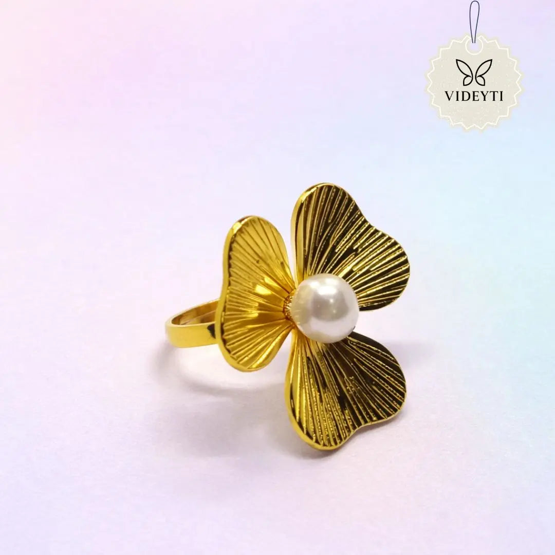 Pearl Petal Bloom Ring