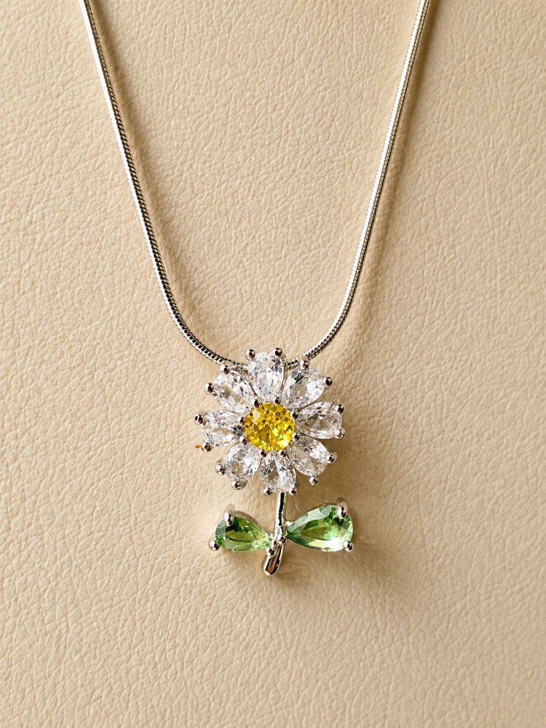 Daisy Bloom Pendant Necklace