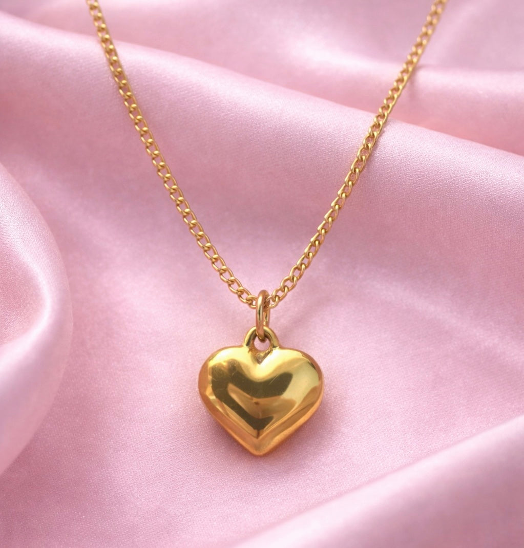 Minimalist Gold Heart Pendant Necklace
