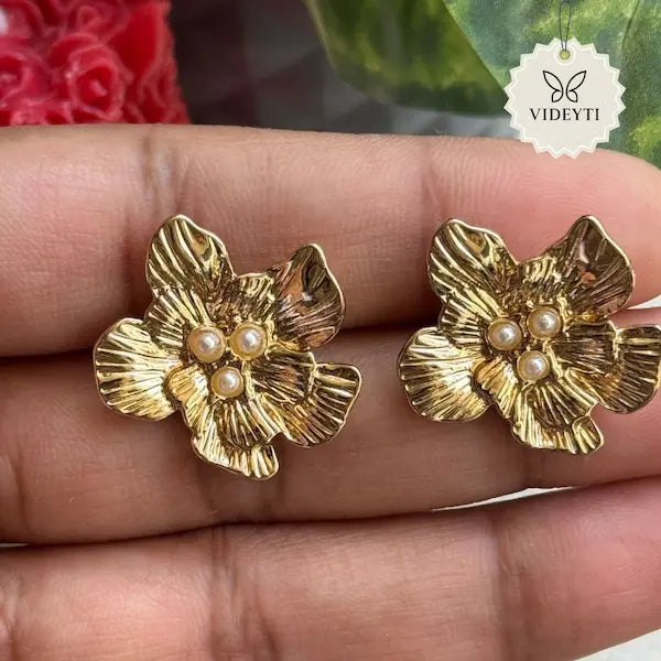Gold-tone pearl floral stud earrings
